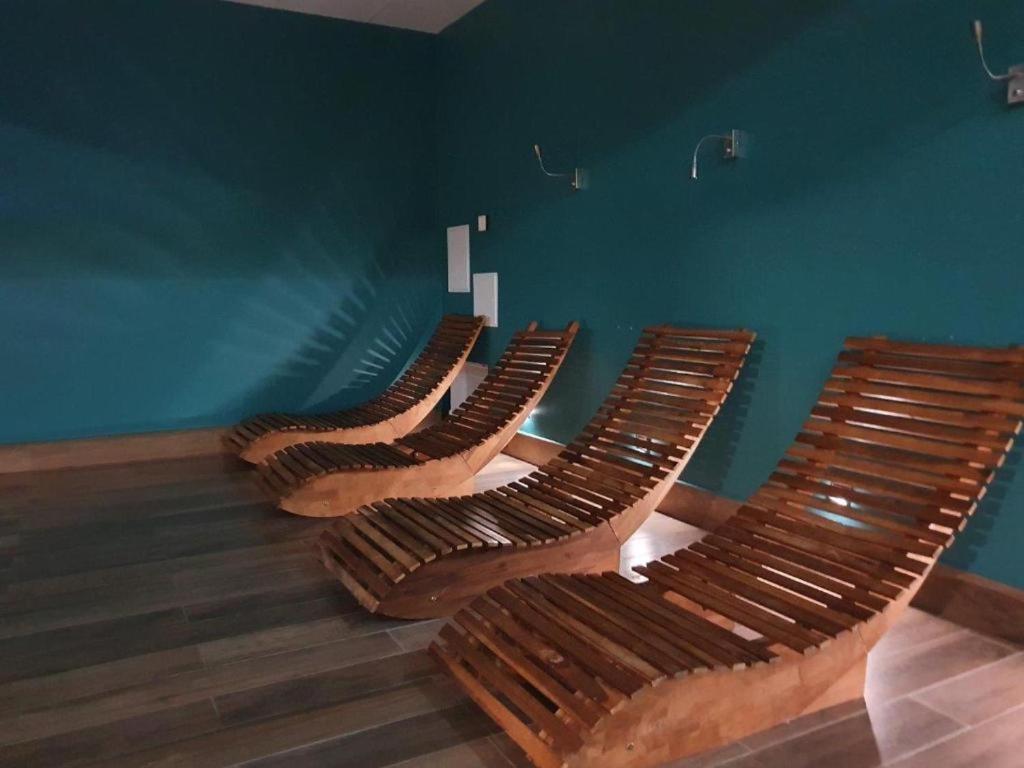 Dwie Sosny Apartamenty Przy Plazy - Sauna, Jacuzzi, Silownia, Bawialnia - 365Pam ウストロニエ・モルスキエ エクステリア 写真